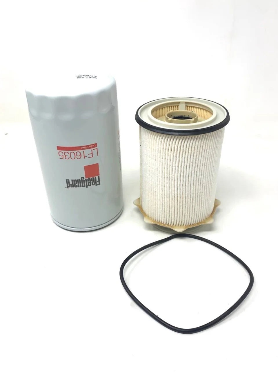 Set Lube Filter Fleetguard LF16035 & Fuel Filter Fleetguard FS43255